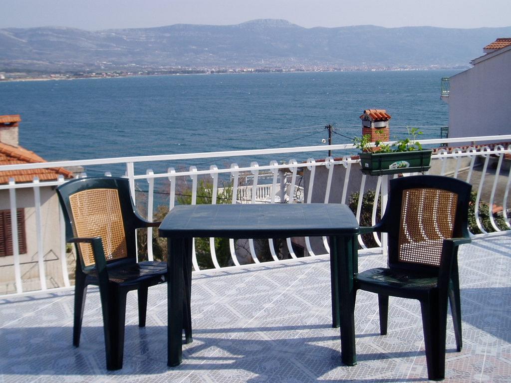 Apartments Belas Трогир Екстериор снимка