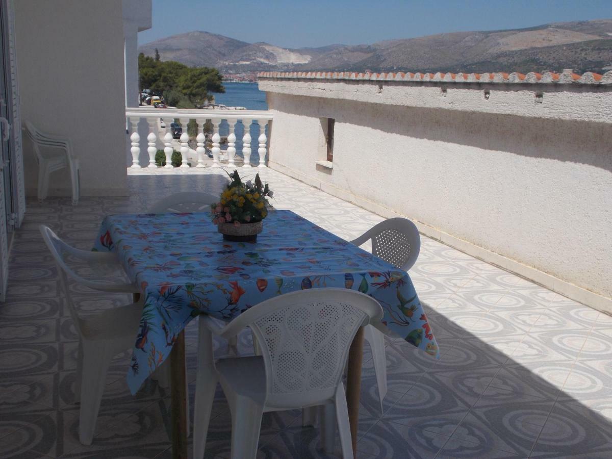 Apartments Belas Трогир Екстериор снимка