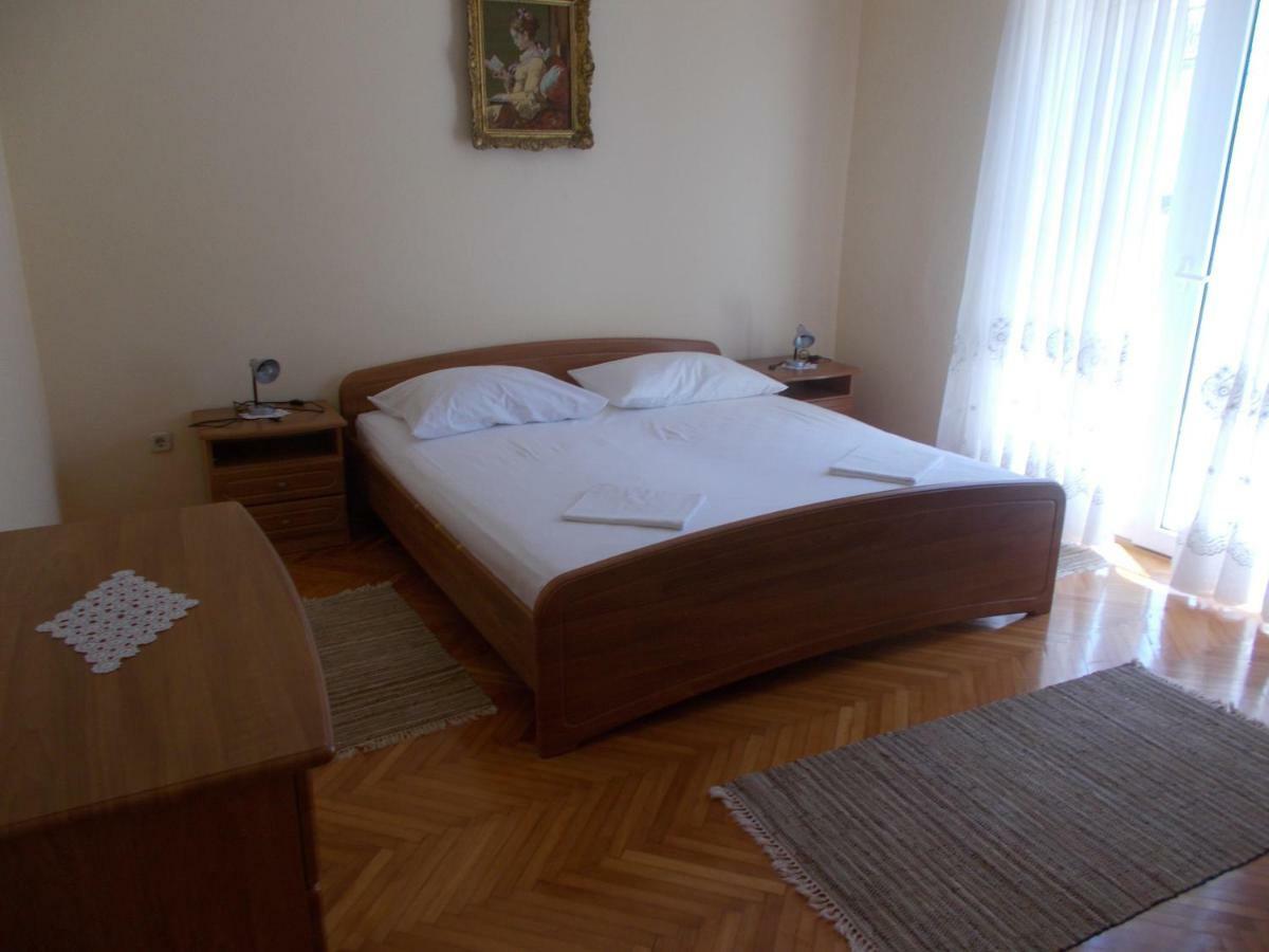 Apartments Belas Трогир Екстериор снимка