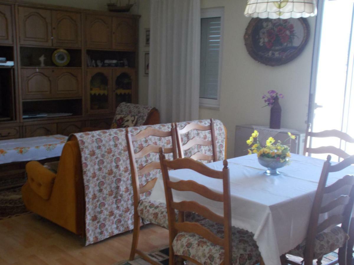 Apartments Belas Трогир Екстериор снимка