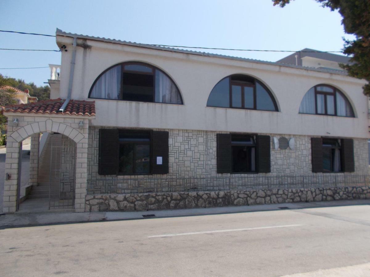 Apartments Belas Трогир Стая снимка